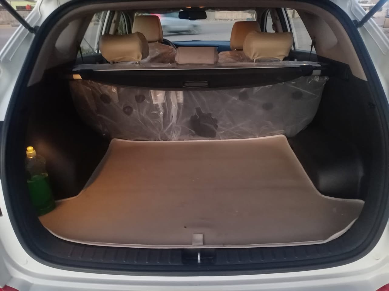 السلام عليكم توسان خليجي 2018
📍 رقم بابل – وارد خليجي)

🔹 السيارة نص فول

🔹 اشاره مرايه جانبيه

داخل مغلف مع كاعيه جديد شرط 🔹 

🔹 كشنات مخمل

🔹 شاشة لمس

🔹 لدّات أمامية ويه اللوفات تشتغل

🔹 السيارة نظيفة جداً

🔹 الممشى: 50 فقط قابل للزياده 

🔹 خليجية مكفولة، كفاله عامه من كلشي حتى السبير شركه 

💰 السعر: 198

📉 بيها مجال بسيط جدا

📍 مكان السيارة: حله حي الزهراء

📞 للاستفسار: ***********
