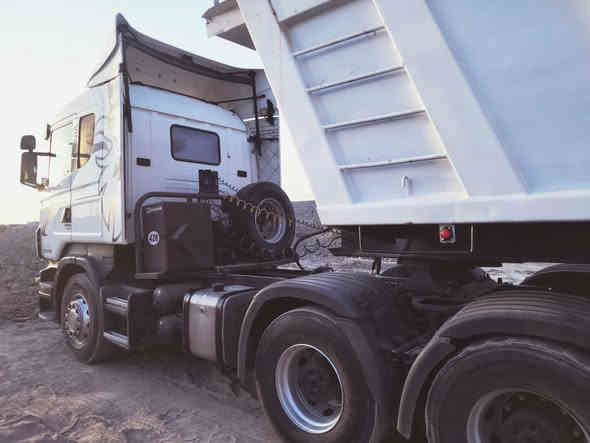 إسلام عليكم سكانيه للبيع رأس وعربانه رأس موديل 2009 معلايه 17 رقم بصره محرك 6 انجكسن  كير كهربائي مجموعه ورده سبرنك باج بطن بلاد سياره جاهزه للعمل تخم تاير رأس وعربانه مكفولة كفاله عامه سعر 450 كامله العنوان البصره قضاء الدير الاستفسار ***********
