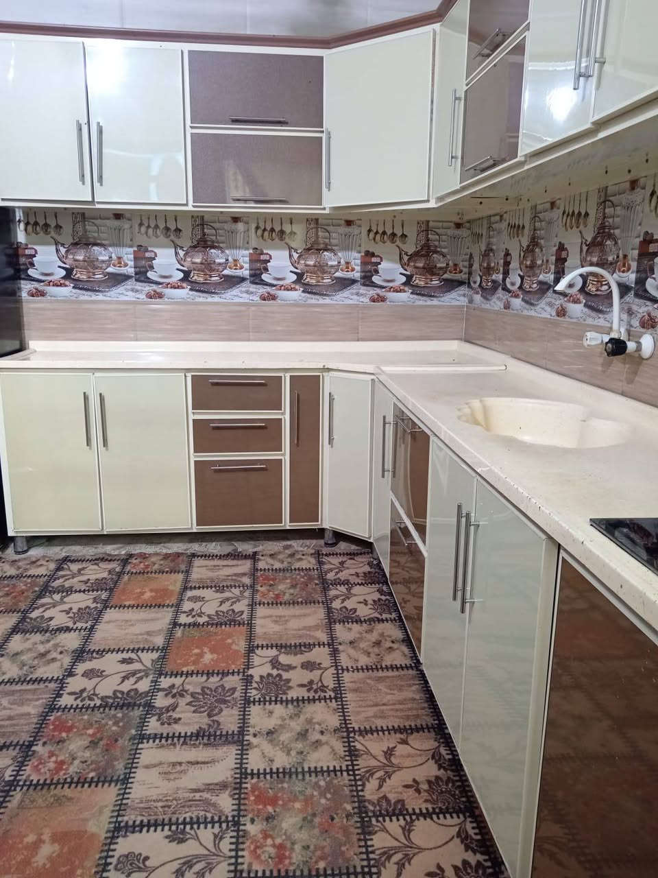 كاونتر كرانيت طابقين
الارتفاع 70
ولطول  4 ونص 
تواصل علئ الرقم فقط بيه واتساب
***********
الدوينيه
