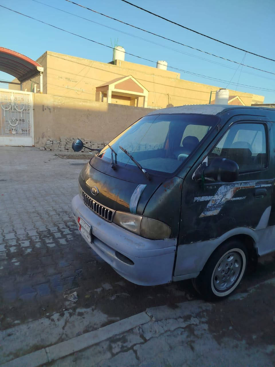 السلام عليكم بريچو للبيع موديل 2001 مصفره هيئه ومرور كير واكسن حاويه مكينه بيه بدايه بخار تخم تاير كهربائيات*********** ضرغام الحسناوي مكان النجف ناحيه العباسيه
