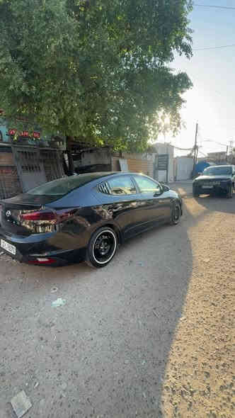 السلام عليكم النترا للبيع موديل 20 حادث جاملغ خلفي قبغ الجنطة صبغ فقط و الجاملغ خلفي مال سايق بارد فقط مكينة و كير و صدر و تبريد كلة كفالة سياره خير من الله منضومه  زنون ب ٢٥٠ الف شاده تخم تاير جديد سياره عله اخر حبه سعر ١٢٥ وبيه مجال عنوانه بغداد ***********
