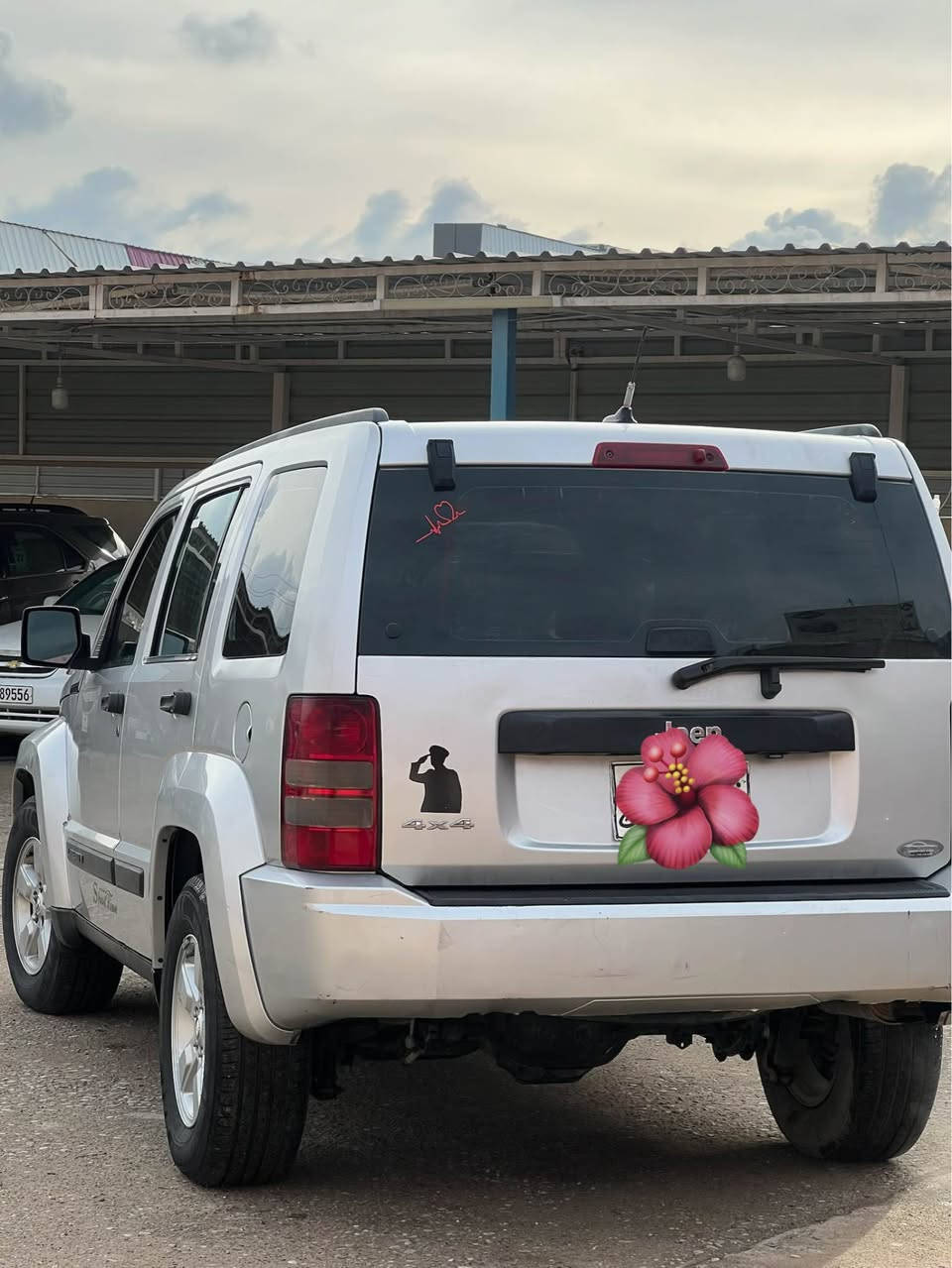 جيب لبرتي 2012 محرك 6 سلندر

كير و محرك و تبريد و تدفئة بشرط 

تخم امامي و خلفي جديد 

دبل اكسل شغال 

رقم دهوك تحويل بشرط 

عليها غرامه 10ورقه ينزل من سعر 

بيها 4 قطعات بخ بدون دعم 

سعر 88 ورقه و مجال 

ينزل 10 ورقات يعني صافي 78 ورقه 

مكان السياره قضاء بردرش بين موصل و عقره

رقم تلفون ***********

اسيا *********** اكر, نينوى
