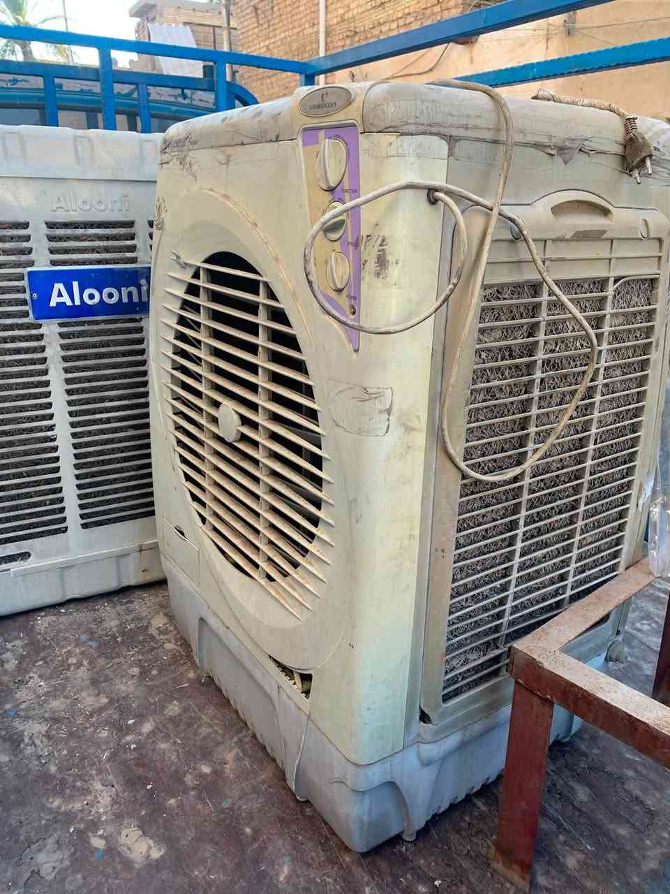 مبردات عدد ثنين كونفيره والوني الالوني مستخدمه ٣ اشهر ميوزتهن وياهم كلهن ب١٩٠ مكان بغداد الشعلة ***********
