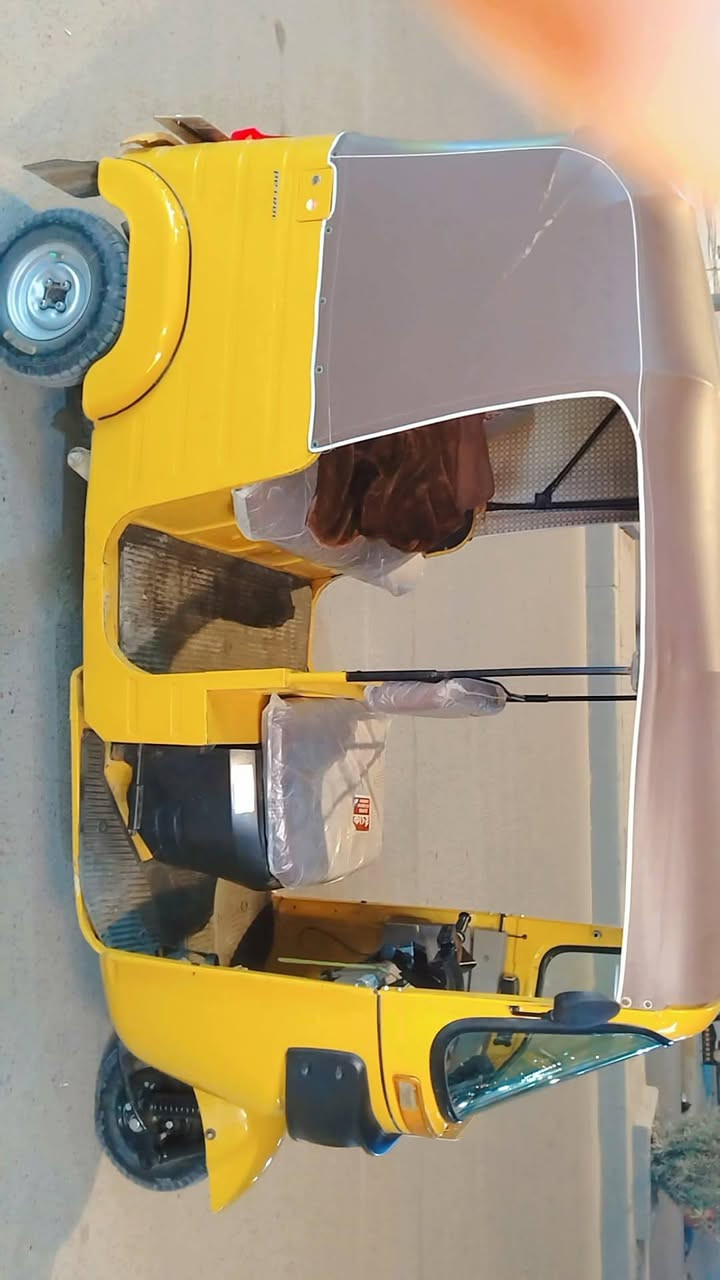 سلام عليكم  عندي  تيك توك موديل20 رقم انجليزي    شهر11 خير من الله مكان بغداد مدينه الصدر .  سعر  7600 وبيها مجال حق الجيه رقم الهاتف***********
