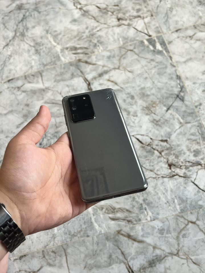 سامسونج S20الترا 5g امريكي 
ذاكره 128 
رام 12

بوبجي 90فريم
معالج Exynos 990 ثماني النواة
صوت ستريو محيطي فول
شاشا مسطحة ايدج
كامره فول 108+45+12+0.3 
زوم 100x
كامره اماميه 40
يدعم الشحن السريع
بطاريه 5000
الضهر مكسور والكامرن 1x ما تسوي فوكس ما تصفي فقط السعر 250 وبي مجال 
***********
