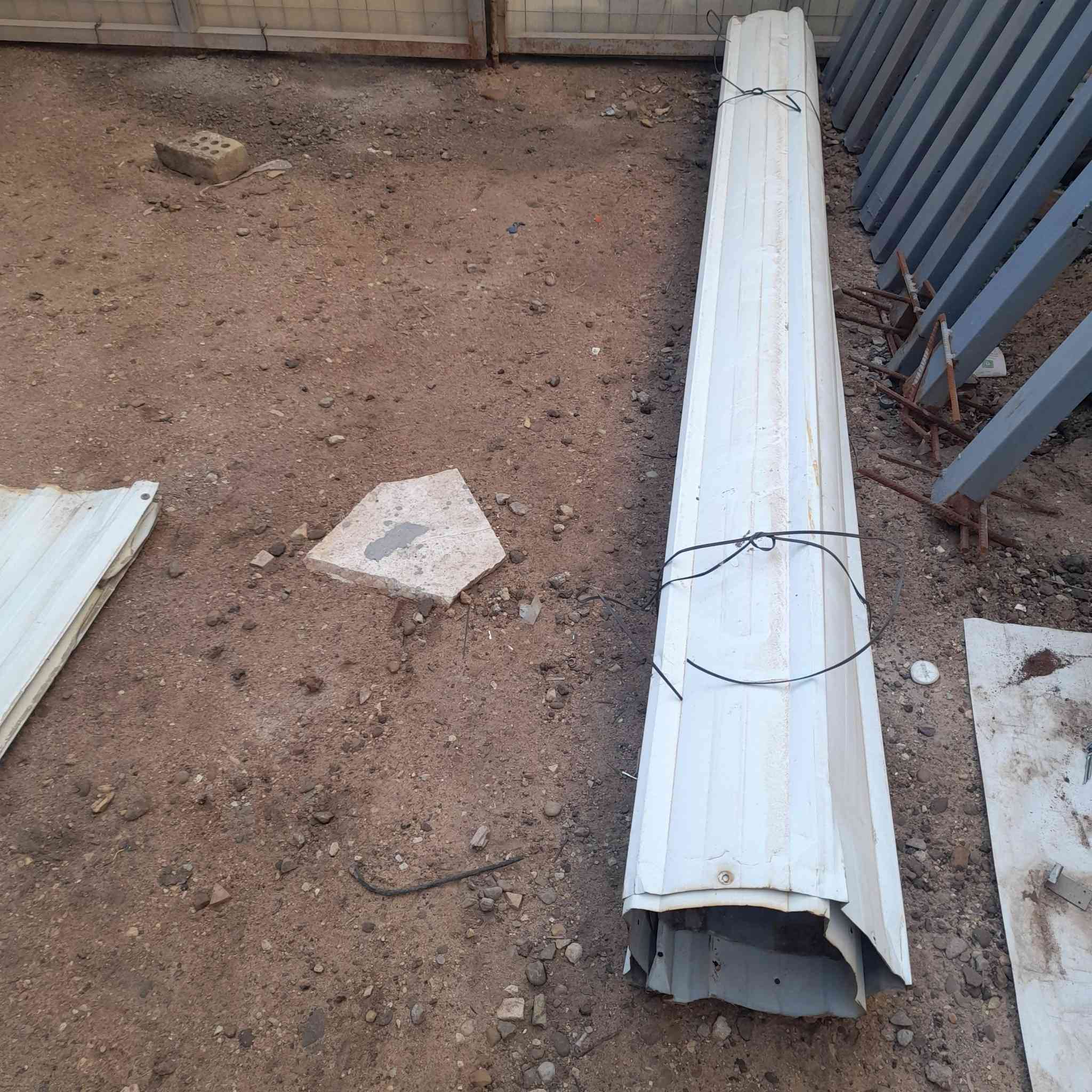 بوري وكيربي للبيع عدد البوري ١٣ والكيربي عدد ٦ بغداد حي الجامعه  ***********
