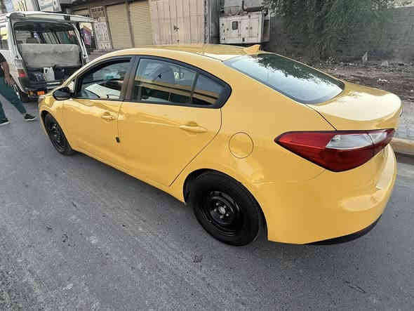 السلام عليكم 
فورتي مديل 2016
أمريكي حادثها جاملغ وبنيد.  
جاملغ مصلح نفسه وبنيد مبدل 
يعني السياره ليبل واحد من عده البنيد. 
مكينه 1800دوش لا تنقيص ولا تخبير 
كير أي تي المرغوب. 
السياره جاهزه من  
صدر امامي خلفي  
تخم تاير.  صبغتها تخبل. 
مواصفاتها معروفه 
شاشه كأمره تحكمات ستيرن 
نضام الايكو نص مواصفات 
بسمي رقم جديد هزه جديده. 
مصفره هيئه غرامات 
السعر 115 وبيها مجال 
مكان السياره بغداد. 
*********** 
السياره احله من الصور.
