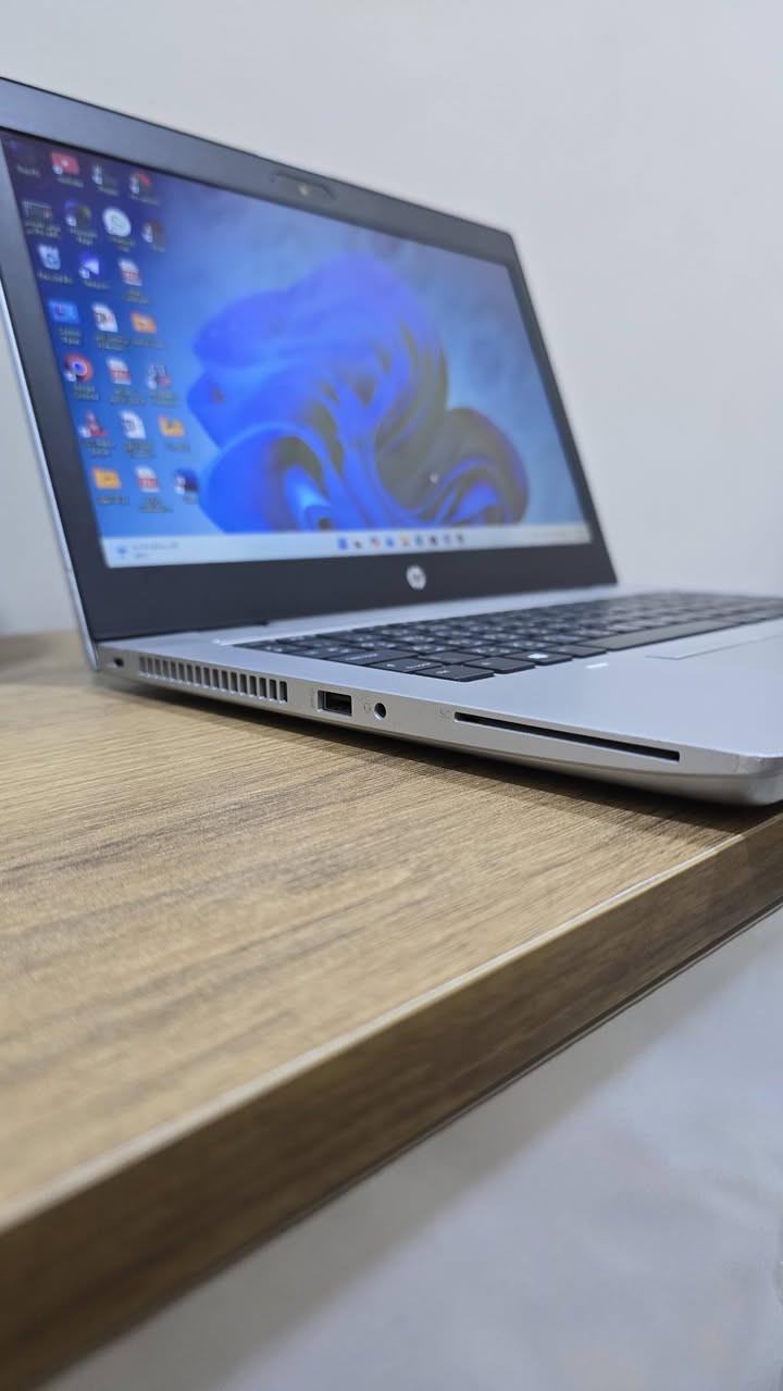 لابتوب hp كواري 5 جيل ثامن رام 8 هارد 256 ssd كيبورد ضوئي عربي انكليزي نظيف شحنه يطول ٣ ساعات واكثر ملحقاته جنطة وشاحنه سعره ٢٥٠ المكان البصرة شط العرب ***********
