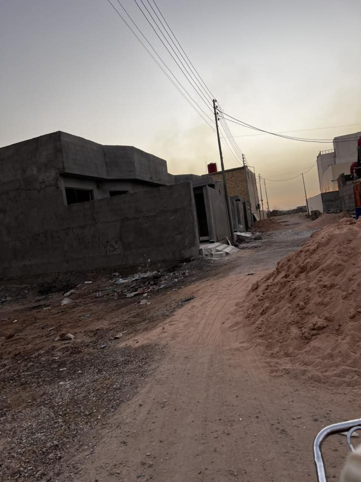 قطعه ارض للبيع في الجزيره الفيروزية قريبه على الش وقريبه على جسر خالد 100متر السعر 26قابل للتفاوض للتصال ***********
