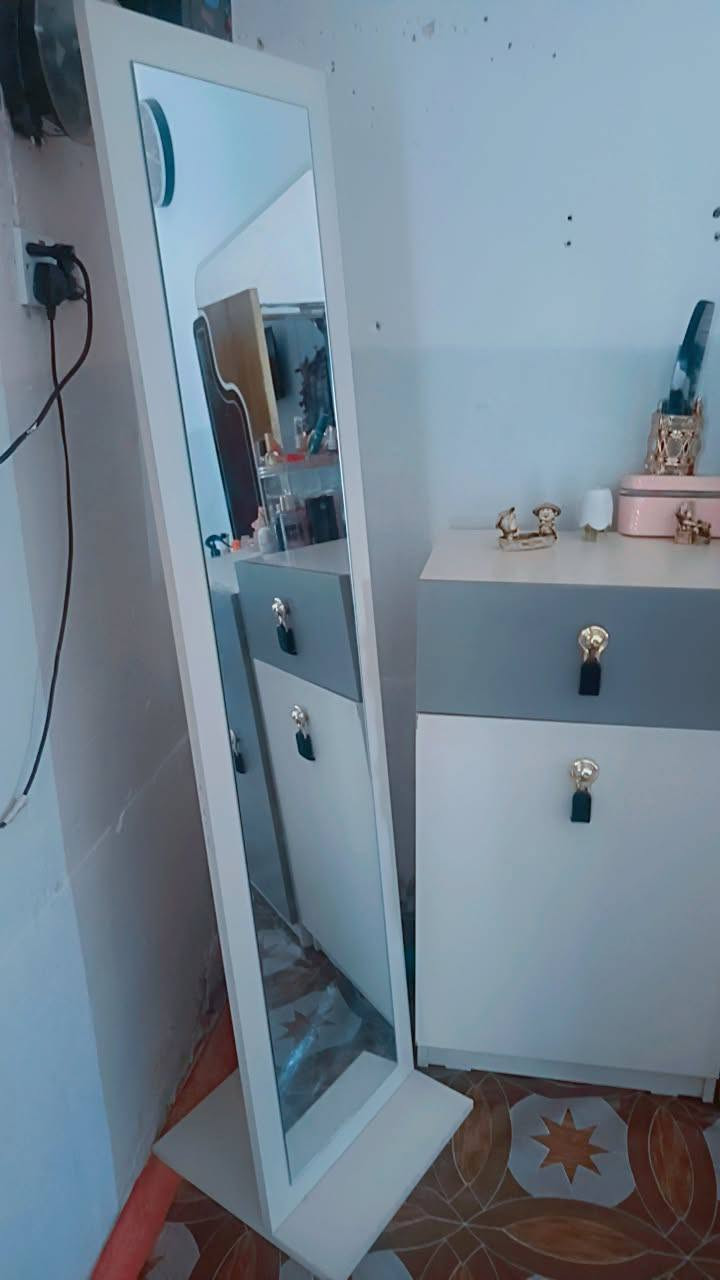 غرفه للبيع استعمال 3اشهر  نظيفه ماخذته مليون وربع واريده مليون وميه


**إذا كنت صاحب هذا الإعلان وتريد حذفه لأي سبب، رجاءا أرسل رسالة إلى الدعم الفني**