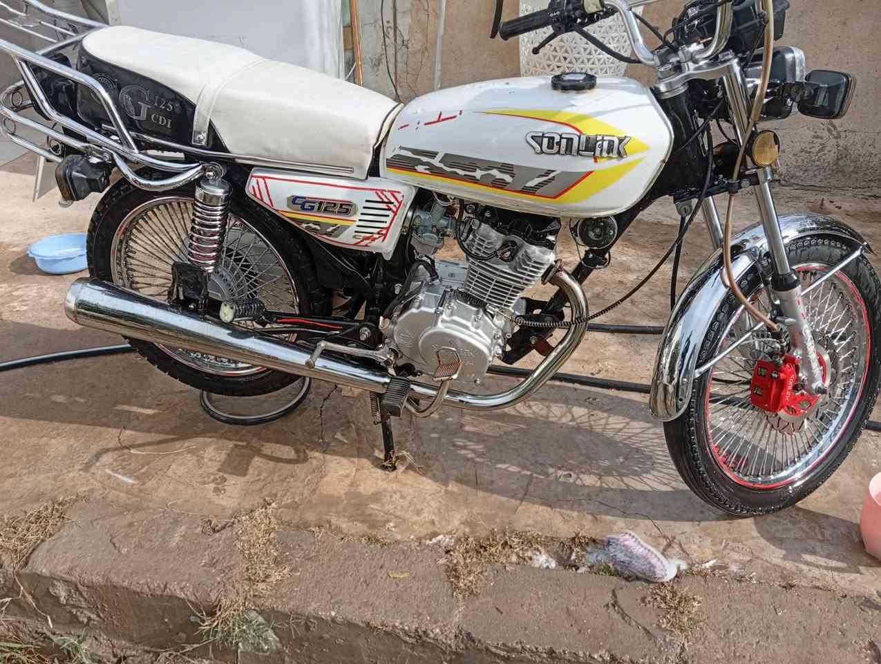 سلام عليكم دراجه لبيع موديل 20024نضيفه  وراق صولي، سعر 550وبيه مجال تصال ***********
