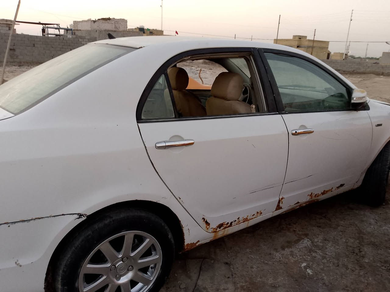 سيارة جلي موبل تفصيخ كير محرك اوتماتيك بلاد  عنواني ناصريه حي الجوادين رقمي *********** ما متواجد ع النت
