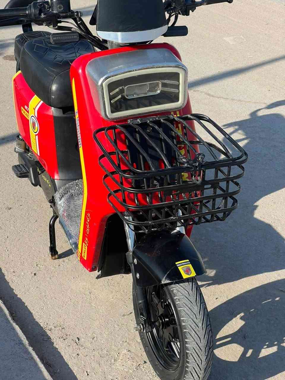 اسلام عليكم دراجة شحن R7 طك كارتون موديل 2026 الدراجة كلش بيه شغل ما بيه اي عطل بعده كارتون بطاريات طك كارتون حجم البطاريات 32اميبر حجم كبار السعر 475وبيه بسيط  المو شراي لا يرسل العنوان البصره الزبير  لاستفسار ***********
