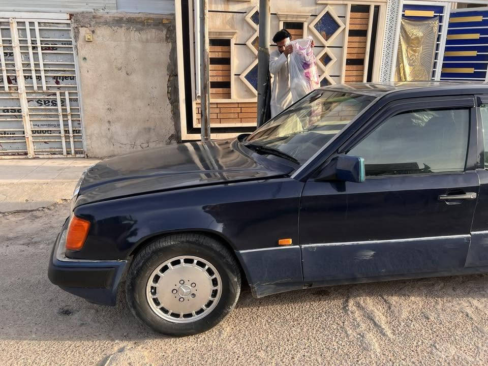 مارسيدس دب محور ثنين ونص سياره جاهزه نقصها بس راديتر تبريد بيع او مراوس
***********
