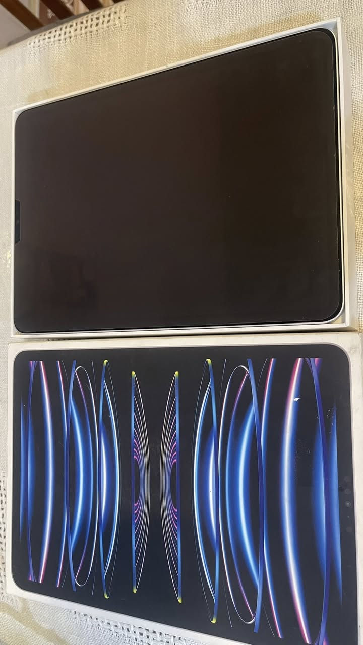 للبيع: iPad Pro
11 انج
M2  معالج
ذاكرة 128 
شرق اوسطي (قبل سنة طلع من الضمان) يعني جديد. واستخدامه شخصي، للقراءة فقط وليس الالعاب، ونسبة البطارية عالية. 
مع قلم ايباد 2 اصلي ابل
بي فقط هاي الطعجة بالزاوية. 
شاشة وبدي نظيف تماما
ممفتوح والا بي تصليح.


**إذا كنت صاحب هذا الإعلان وتريد حذفه لأي سبب، رجاءا أرسل رسالة إلى الدعم الفني**