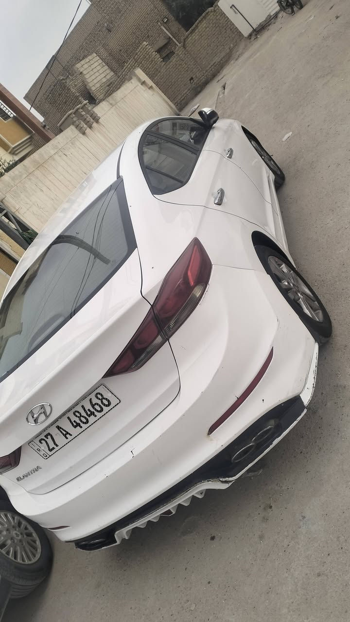 النترا2017 
خايجي مكفوله كفاله عامه عده البنيد بيه بارد
فول مواصفات عده البصمه
تبريد قطعتين 
مري شفط 
شاشه فتحه 
حداديه جديده 
تخم تاير جديد
كشنات جلد 
***********
سنويه جديده ورقام صار 15يوم من سويتهن
السعر خاص
