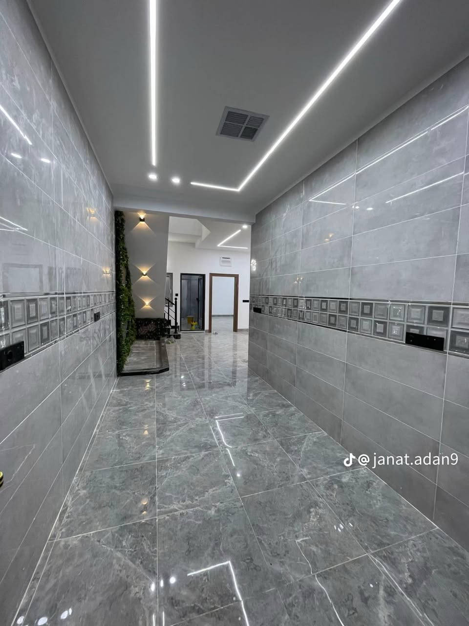 #🏠دار للــبيع Vip حديث
بناء سنة 2026
مساحة 120متر على شارع 15 متر
طابو صرف واجهه 6 طابقين 
 مبني باحدث المواصفات العصرية 
(كركوك حي المعلمين) 
 _________________طابقين
يتكون الطابق الأرضي :من استقبال + هول + غرفة نوم+مطبخ حار وبارد+صحيات 

الطابق الثاني 2 غرف نوم+وهول +صحيات 
البيت تبريد مركزي +وسقوف مغربيه حديثه مبني باحدث المواصفات + نظا كاميرات 🎥 مراقبة + غاز مركزي 
#السعر225 مع مجال

للاستفسار  عن 📞✔️اتصال 

  ***********
................................
أو زوروا مكتب السعيد الكائن حي الواسطي سايدين شقق ألغاز مقابيل جامع الشيخ ابراهيم البرزنجي
