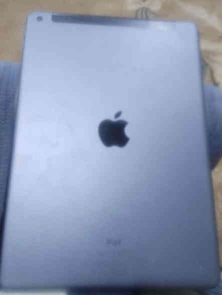 ايباد  ابل8 مساحته32 جيجا 60فريم ببجي للبيع 215 وبي مجال مع حساب ابل 
مكاني اربيل ***********
