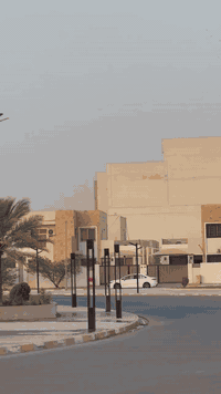 السلام عليكم 
الحلوه للبيع 
كامري وارد امريكا موديل 2017 xse فول عده الفتحه 
المواصفات 
كشنات ثنين اماميات كهرباء وليس واحد 
تدفئه كشنات 
تحكمات ستيرن 
شفتات كير اوتو وسبورت 
شاحن  موبايل واير ليس 
منفذ usb+ مانع انزلاق 
تبريد امامي وخلفي سياره هواي بيها مواصفات فول للاخير عده الفتحه سياره مال بيت نظيفه 
عداد الممشى(77) ميل فقط
السياره مناقصها برغي واي كلوب بالدشبول ممشتغل 

السياره بيها تنقيص بسيط وكل الكامري في هذه الفئنه بي تنقيص 

السياره مابيها اي ضرر (كلين) فقط بارد بالباب عكس السايق على كد4اصابع فقط
السعر 182 وبيها مجال حك اي شي نقص يطلع بيها  

للاستفسار رقم الهاتف ***********
يرهم مراوس بسيارات احدث واذا اكو k5 بعد افضل
