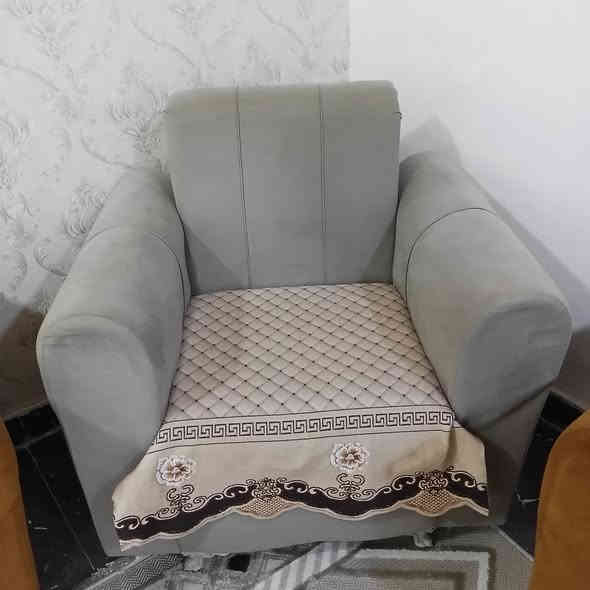 قنفات مستعملة نضيفات للبيع المكان عويسيان ابي الخصيب السعر 450وبيهن مجال قليل للتواصل واتساب ***********
