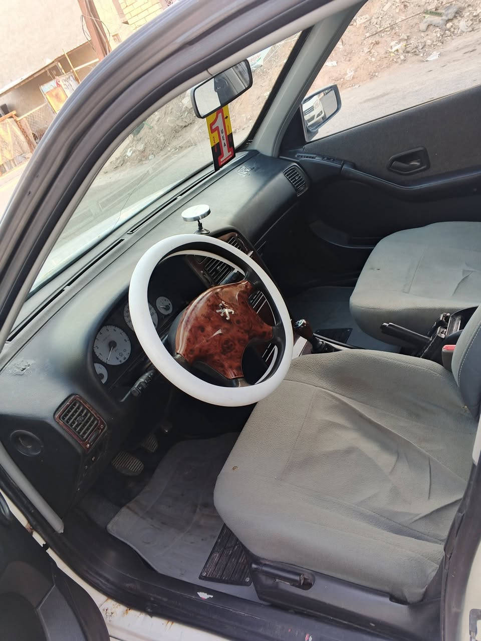 السلام عليكم سياره باص موديل 12سياره جاهز من كلاش مكينه وكير وحداديه وكهرباته كله شغله بيه بس جاملغ أمام مبدل والباقيه كفله رقمه نجف انكليزي السعر 42او بيه مجال قليل ***********
