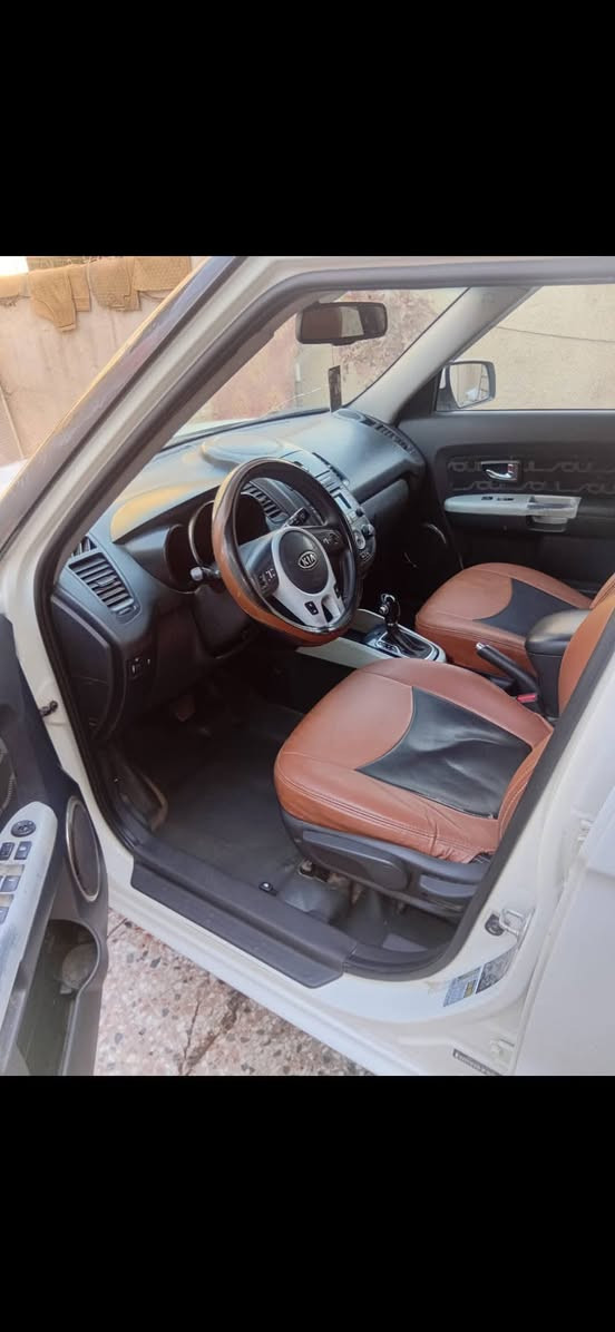 كيا صول وارد امريكي موديل 2012 شكل 2013 محرك 2000 دوش مكفوله من الضربه والصبغ والتبديل سياره ليبل واحد بيهه شويه بارد بحافه الباب وبالبنيد مسوي اشارع عي بارد بحدود شبر  سياره نضيفه وحلوه رقم كربلاء بسمي مكاني بغداد الكرخ السعر 102 الاتصال ***********
