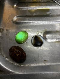 ٣حجار عقيق وبقري اسود وحجر طاقه شلعه كلهن ٤٠الف العنوان بغداد كراده 07...