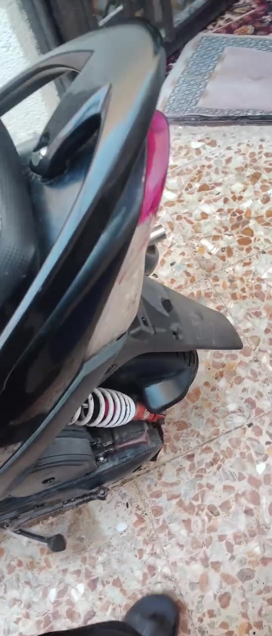 السلام عليكم الدراجه لبيع الدراجه مزوده تزويد خارجي شوفت عينك السعر ٨٠٠ وبيه مجال بيع مستعجل العنوان نجف حي المهندسين الرقم ***********
