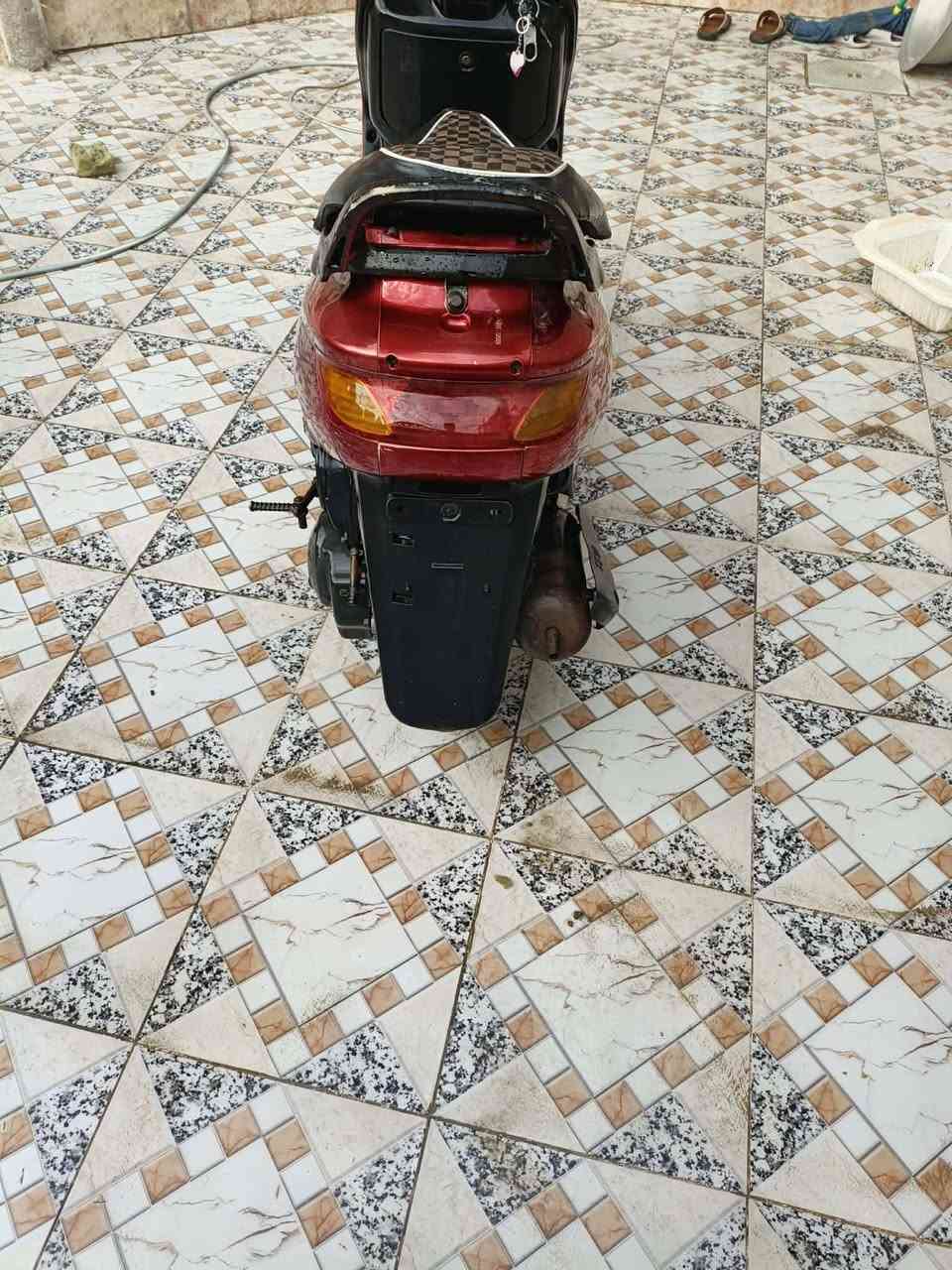 السلام عليكم
دراجه فراشه للبيع
محرك مامفتوح 
شلعه + ناعمه
كهربائيات كله شغاله 
سلف وهندر 
الاتصال ***********
ااو خاص 
مكاني ديوانيه مركز
