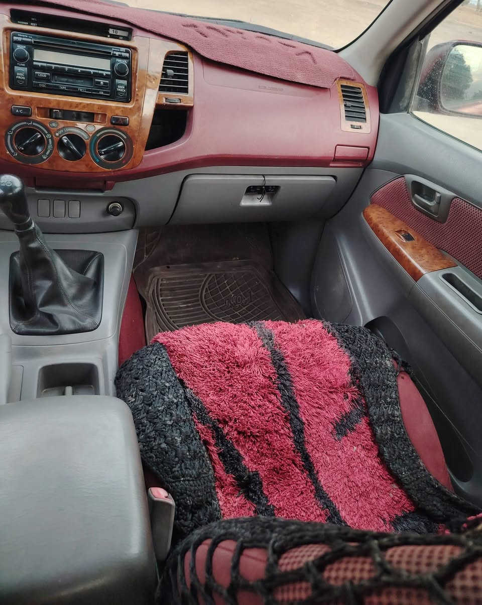 "للبيع تويوتا بيكم  2010
لون أحمر، محرك بيه خيط بخار، بيه شبر بارد يم بك لايت  مكدار شبر، مكحله باب البدي بيه شبر 
خياس
السعر: 158 ورقة وبيه مجال
المكان: بابل
للتواصل: ***********"
رقم واسط
