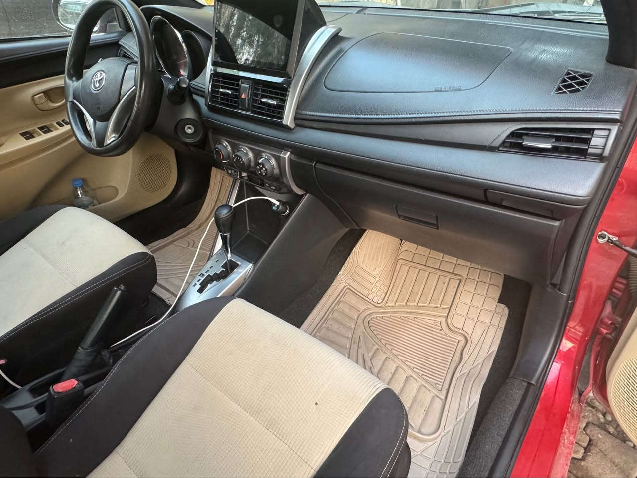 سلام عليكم للبيع تويوتا يارس خليجى موديل 2015 السياره ماشه 65 الف حيل نضيفه رقم او سنويه جديده  السياره بى ثلاث مكانات بارد والمحرك بى صوت 105 بى مجال *********** مكان السياره كركوك كركوك, العراق
