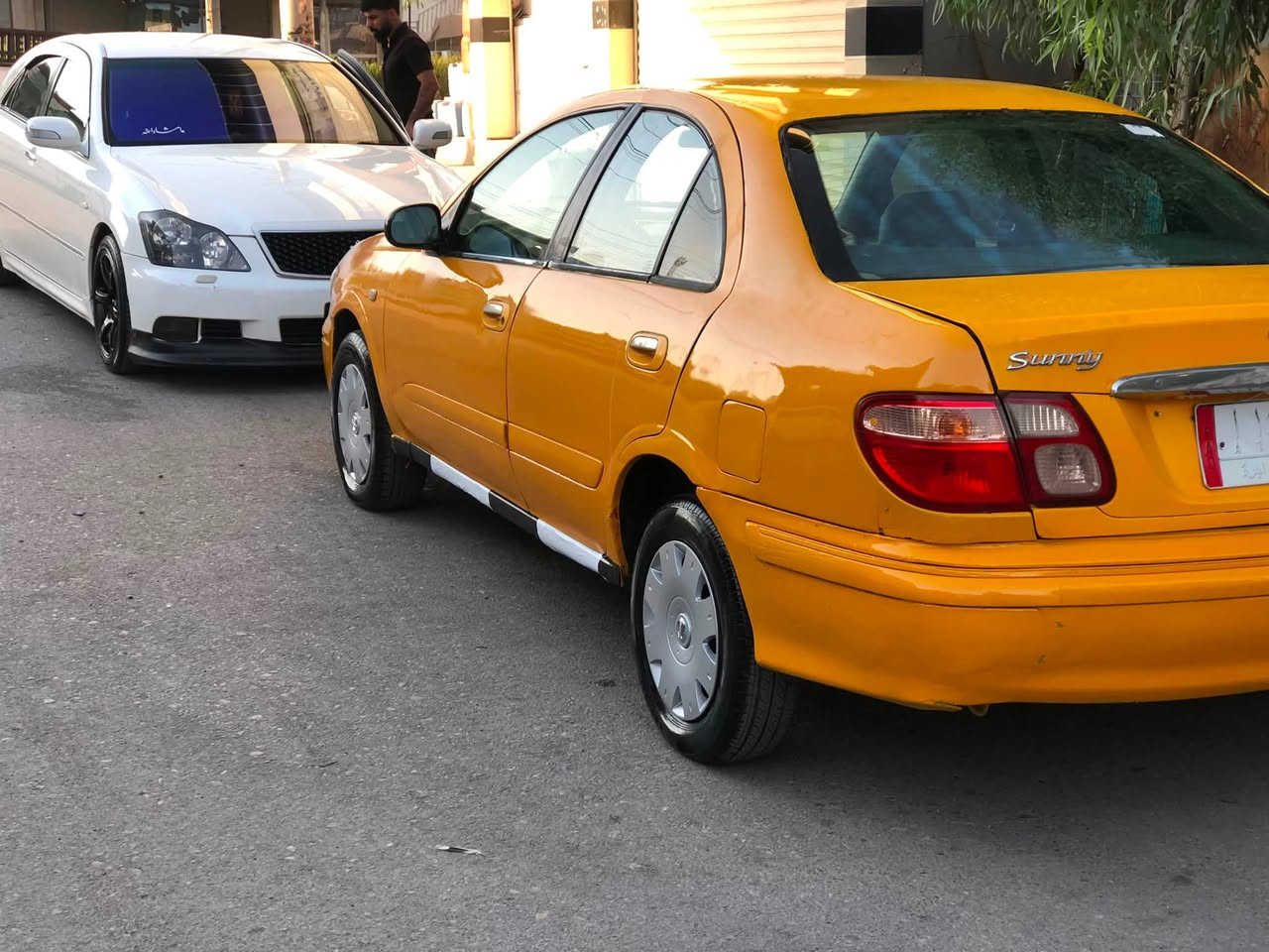 سەنی
مۆدیل2001

سەیارەکە ڕەقەم و سەنەوی بە شەرتی حاسیبە

لیدراو ھڵگەڕاوی بە شەرت

گیڕ و مەکینەی مەزبووتە

کارەبای مەزبووتە

جوار تایەی لۆکێ لەسەر 

***********
