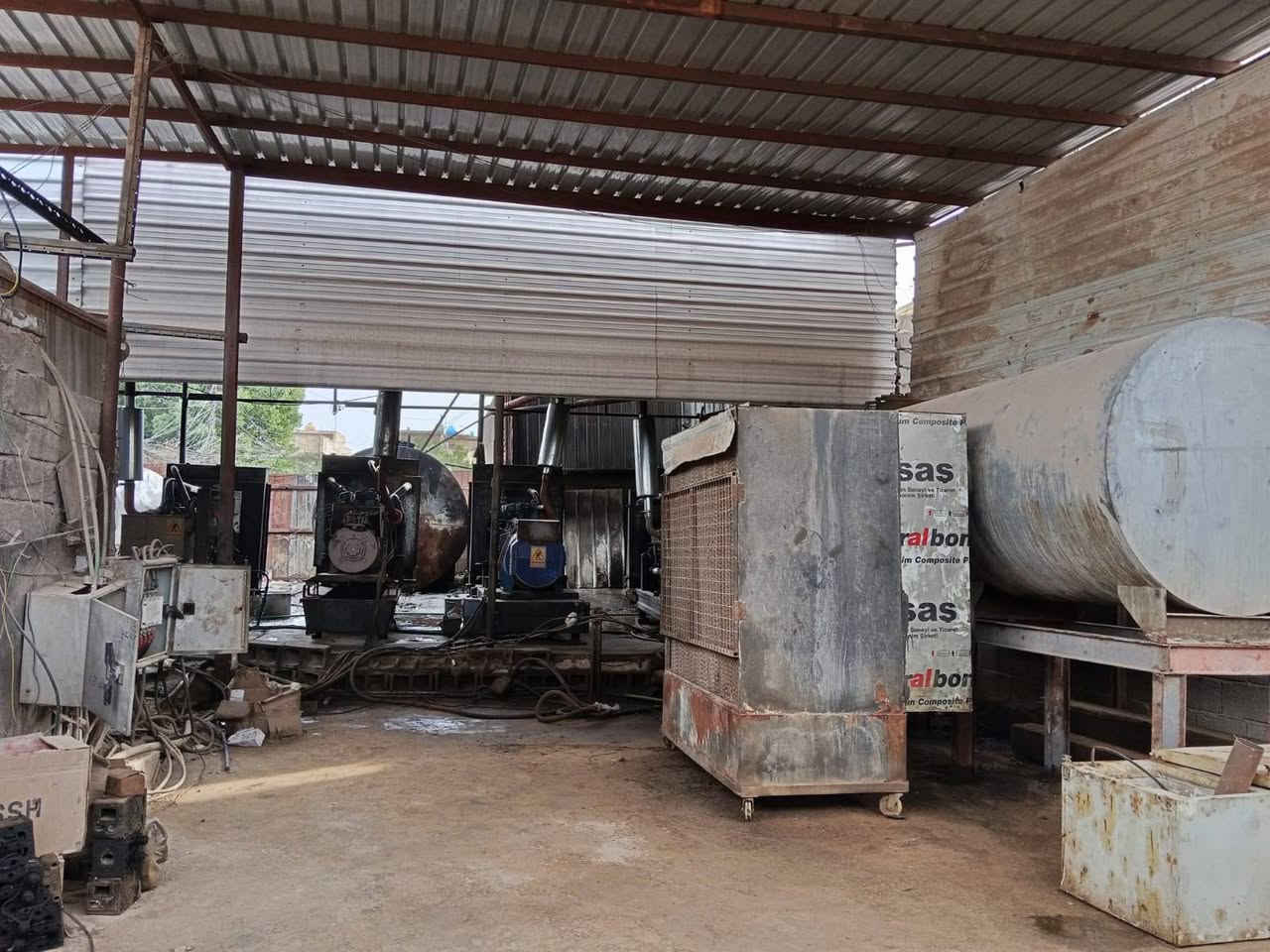 سلام عليكم
مرخصه مدير لكروب موقع متكامل لبيع
العبيدي الاراسه
يحتوي عله ٣ مكائن اشتاير بي13
ويحتوي عله ٢مكائن اشتاير ٢٤ ولف
يحتوي عله كاز ٢٠ اللف اصلي
يحتوي عله كاز ٤٠ اللف منتوج
لحمل ١٥٠٠  وقبل لزياده
ابو باقر *********** الارض تشجير
