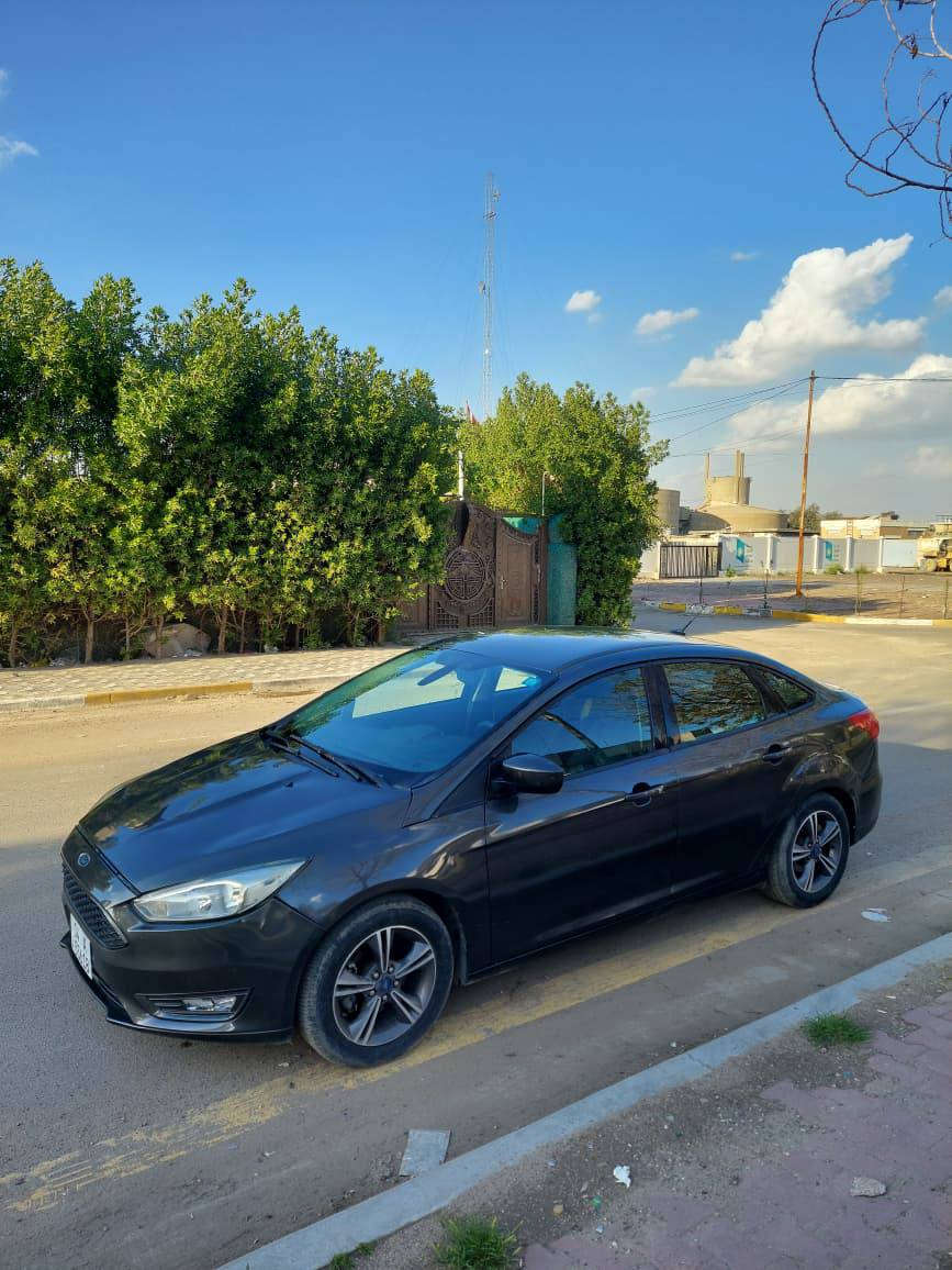 فورد فوكس SE
موديل 2018  
السعر 68 ومجال جداا بسيط وماكو هيج سعر بالعافيه على يأخذها 
محرك 3 سلندر بلادي ممتاز
وكير ممتاز 
رقم بصره انكليزي باسمي هزه جديده
سنويه جديده تتحول ببغداد 
حادثها موجود بصور فقط بنيد 
صبغت البنيد  وجاملغات اماميه بسبب الجراد
سياره حلوة وكلش مرتبه ونصبتها احلا من صور
مكان السيارة بغداد/ منصور 
للاستفسار ***********
