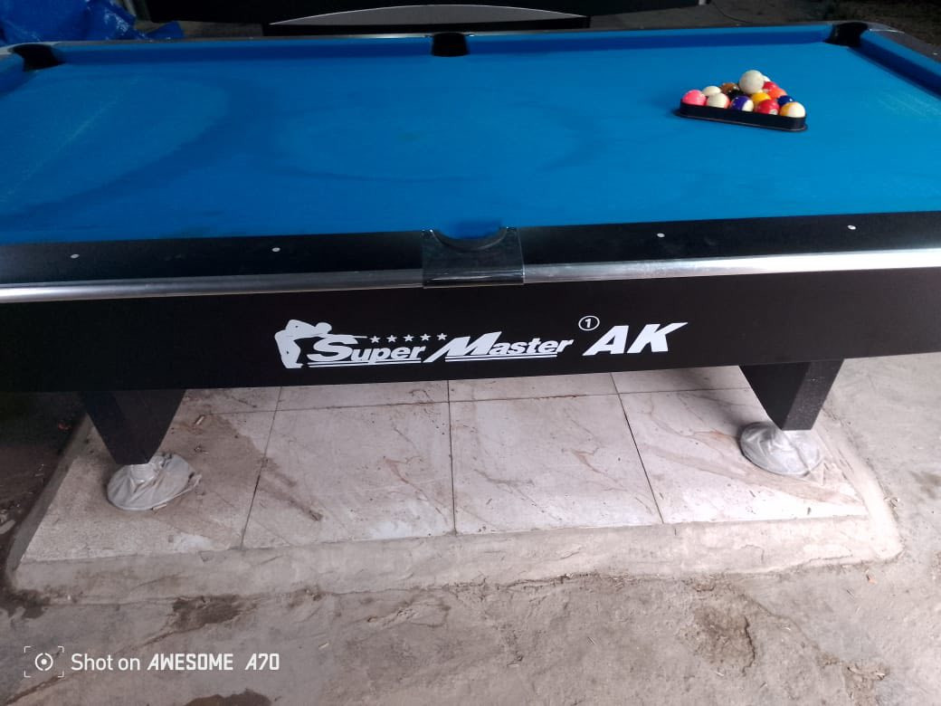 سلام عليكم       اخوان اني مكلف بالنشر  بلياردات عدد3للبيع.  تفاصيل وسعر يم ولد رقم موبايل ***********
