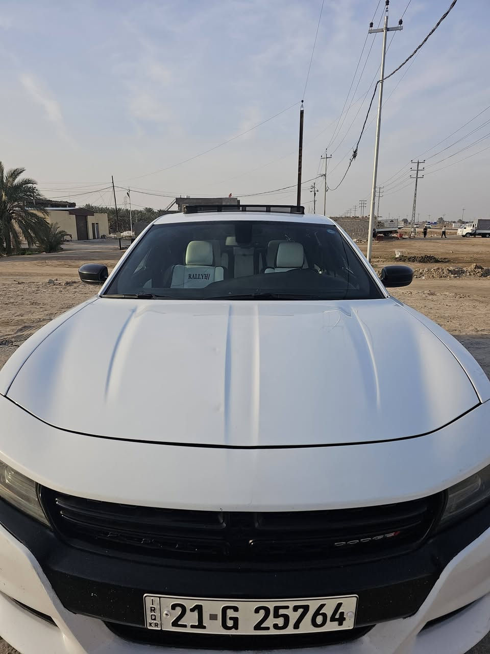 سلام عليكم جارجر 2017  أمريكي رقم شمالي بسمي صبغ جاملغ وبنيد فقط فول موصفات فتحه سقف كشن جلد شاشه كامره مكينه وكير مكفولات شركه شرط تبريد قطعتين بصمه أبواب تشغيل عن بعد ماشيه ٩٦ سعر 170 وبيه مجال ***********
