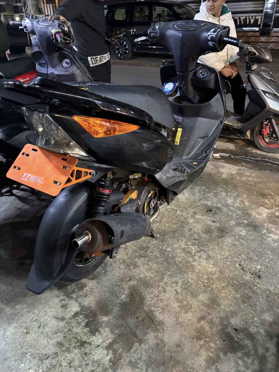 سلام عليكم حبايب ثعلب متروسه غراض للبيع فقط
١/كور هيرتو 
٢/بوشته ممعروفه 
٣/كابريتر عكس حلك جبير 
٤/كلجات رياضي ماركه قويه 
٥/صلنصه وزه أخطبوط 
٦/دشبول جي تي ار 
٧/قاعده رقم 
٨هاوزن مشمشي 
٩/ويل مشيف 
١٠/صدر او فج وفلنجه 
١١/قباقه كور 
١٢/قطره دهن 
١٣/قطره اكسل 
١٤/اشاير مشمشيه 
١٥/بك لايت خليه 
١٦/دبل خلفي كرزي 
١٧/قبق فلاوين 
١٨/قبق شاصي او كبات كاعيه 
١٩/يدات بريك 
٢٠/سلف رياضي جبير 
٢١/بيه براغي خير من الله 
٢٢/قبق بانزين قرش 
٢٣/عقل 
شباب الدراجه خير من الله تجي وشوف بعينك سعره خاص عنواني بغداد الكريعات قرب أسواق جوهر رقمي ***********
تحياتي للكروب🤍
