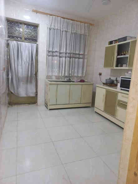 بسم الله الرحمن الرحيم الدار للبيع المساحه 100مربع الواجهه ٧
النزال 15 بناء جديد طابق واحد منطقة السريدات الجديده بل المربع الثالث نهايه شارع منصور الرقم***********
