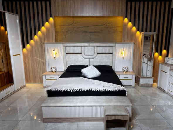 غرف نوم 11 قطعه صيني 
كنتور 8ابواب 
طول الكنتور 3 متر و 80 سم 
الجربايه مخزن جكات 
كومديات اناره ميز مرايه اناره 
السعر مليونين و 750 الف 
للحجز والاستفسار راسلونا وات ساب ***********
 نقل وشد داخل مركز البصره مجاني توجد خدمه توصيل للاقضيه والنواحي والمحافظات الجنوبيه بأسعار مناسبة ملاحظه ما تدفع اي مبلغ قبل لا تنشد وتكمل ابيتك عليكم بس تنزيل الكراتين من السياره لداخل البيت
