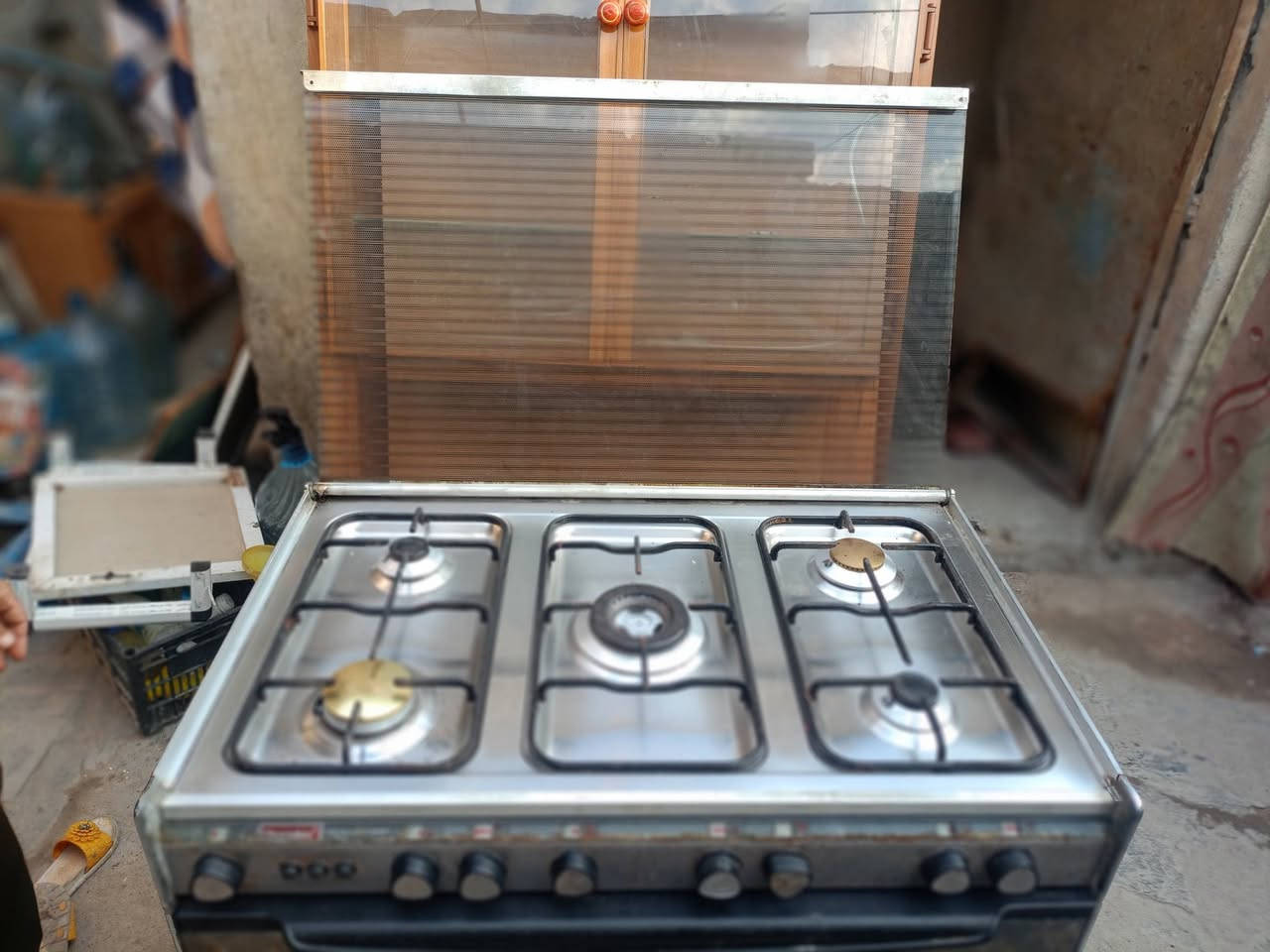 سلام عليكم طباخ البيع جديد بمعنه كلمه سعر 200وبي مجال مكاني شارع قائد موسى الكاظم ***********
