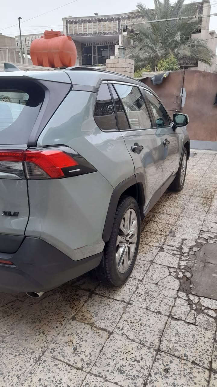 السلام عليكم ،للبيع تويوتا راڤ فور وارد امريكي موديل ٢٠٢١ رقم بغداد بأسمي رقم وسنوية وهزة وفحص كله جديد ماشية  72 الف فول واحد على واحد اعلى مواصفات بالراڤ فور حادثها جانبي بأمريكا چاملغ وهنا ٤ قطع صبغ بدون بچم + واحد كلير وصور حادث مال امريكا راح ارفقهن ويه المنشور ايرباك بردة والدرگة طاك السيارة كاملة مكملة ما ناقصها اي شي تايرات وباتري وصدر كله جديد + كير ومحرك مكفول والسعر المطلوب 170$ وبيها مجال العنوان بغداد حي جميلة وللاستفسار الاتصال على الرقم *********** وشكراً .
