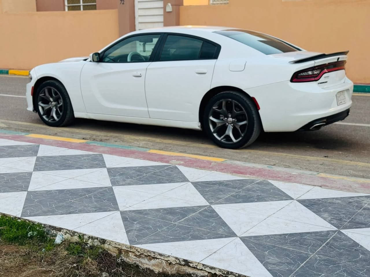 جارجر 2016 sxt 

تو  ويل اصل السياره 

كشنات جلد

كشنين كهرباء 

شاشه كبيره 

تبريد ثلج 

حداديه جديده 

تخم تاير 

كير

مكينه كفاله 

رقم بغداد ب اسمي 

جديده وجاهزه مال جناي 

ولا كلوب مشتغل بالدشبول 

صور الحادث مرفقه بالمنشور 

السعر 162 $ وبيها مجال 

***********
