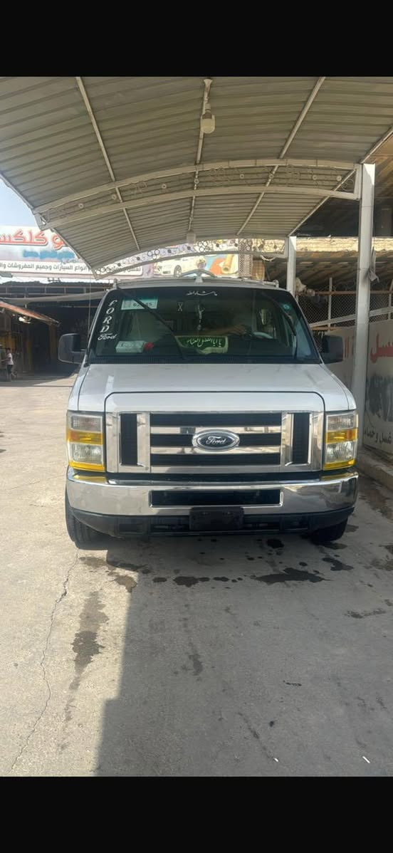 السلام عليكم فورد 2012 سياره مكفوله كفاله عامه 11 راكب گير ومحرك برغي ممفتوح  محركه8 سلندر وضع شركه تخم تايرات جديد مابيها اي نقص خط كركوك بغداد السياره بأسمي تحويل ثاني يوم رقمهه بغداد اجره سعر185 وبيها مجال للأستفسار***********
