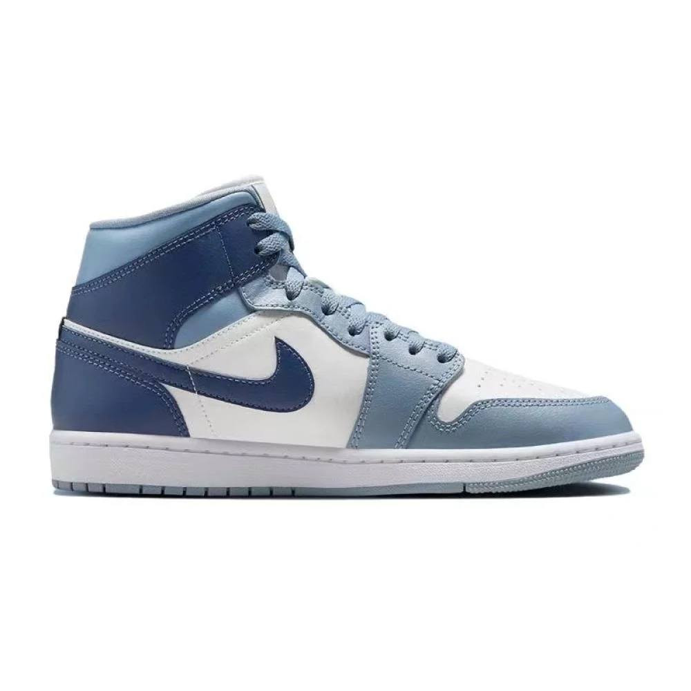 هذا الحذاء هو Nike Air Jordan 1 Mid بإصدار الألوان المميّز Diffused Blue (رقم الموديل: BQ6472-140). [1]
#تفاصيل_التصميم:

#الألوان: مزيج متناسق بين الأزرق الفاتح (Diffused Blue)، والأزرق الداكن للعلامة (Swoosh)، مع قاعدة باللون الأبيض العاجي (Sail).

#الشعار: يظهر شعار "Air Jordan Wings" الشهير محفوراً باللون الأبيض على الكاحل.

#الخامة: جلد ناعم ممتاز مع ياقة مبطنة لحماية الكاحل وتوفير راحة كاملة. 

#القياس_39
#قياس_القدم_25CM
#جديدة لوك بالجيس غير مستخدمة مال بضاعة DHL وليس تجاري.
#توجد خدمة توصيل للمحافظات كافة.


**إذا كنت صاحب هذا الإعلان وتريد حذفه لأي سبب، رجاءا أرسل رسالة إلى الدعم الفني**