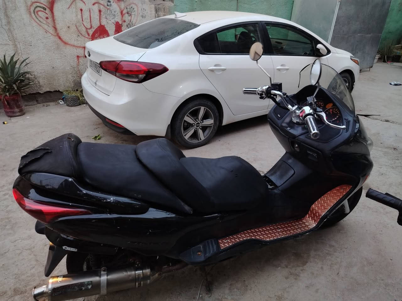 السلام عليكم داجه فورزه 0/8 للبيع او المراوس العنوان بابل المسيب السعر 600وبيه مجال اللاستفسار ***********
