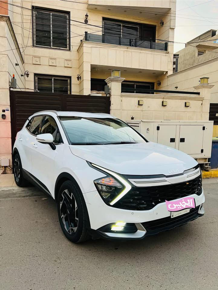 سبورتج 2024 خليجي 

ماشيه 50 الف كم مكفولة كفالة عامه من الصبغ والبارد والتبديل والفتح 

بيها كم رصعه بالباب ملاحظات بسيطه 
سيارة جديدة كلش تخم تاير جديد 

مواصفات السيارة / كشنات كهرباء عدد 2 الاماميات / اشاير شفط بالشباك / شاشه كاربلاي / كشنات تدفئة / ستيرن تدفئة / اشاير بالمرايا / ويل 19 كبير / وباقي المواصفات المعروفة للسبورتج .. 

السعر : 22,300 بيها مجال بسيط 

مكاني بغداد العرصات 
***********
