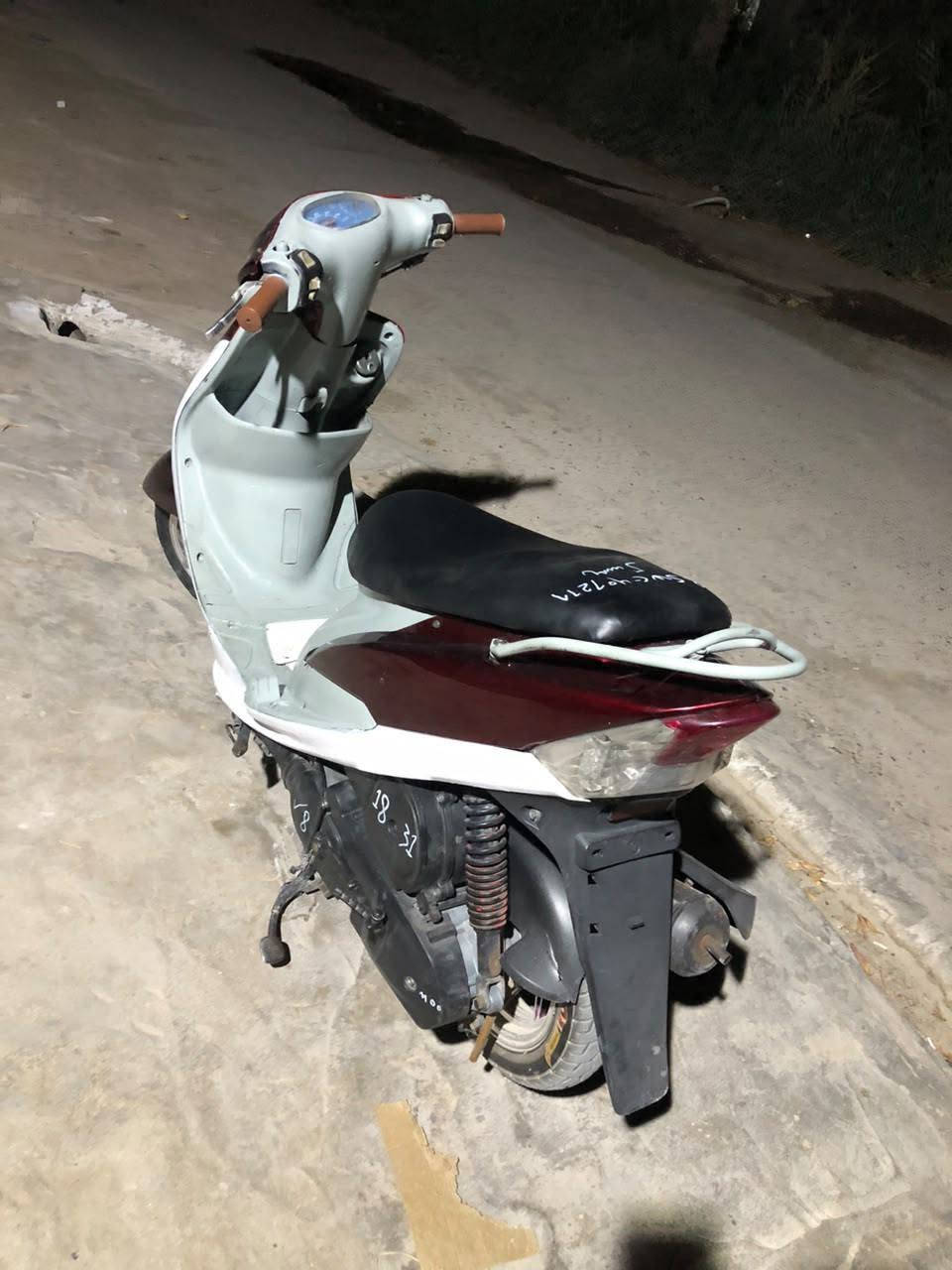 ياالله سلام عليكم ماكس قجمه حاويه مامفتوح كله شغاله سلف هندر لايت زنون رماش ويل كب رياضي عداد بانزين شغال ملاحظه كفره لبلاد ويل لبلاد موجود سعر 750وبيا مجال قليل  مكان لبصره قظاء المدينه رقم ***********
