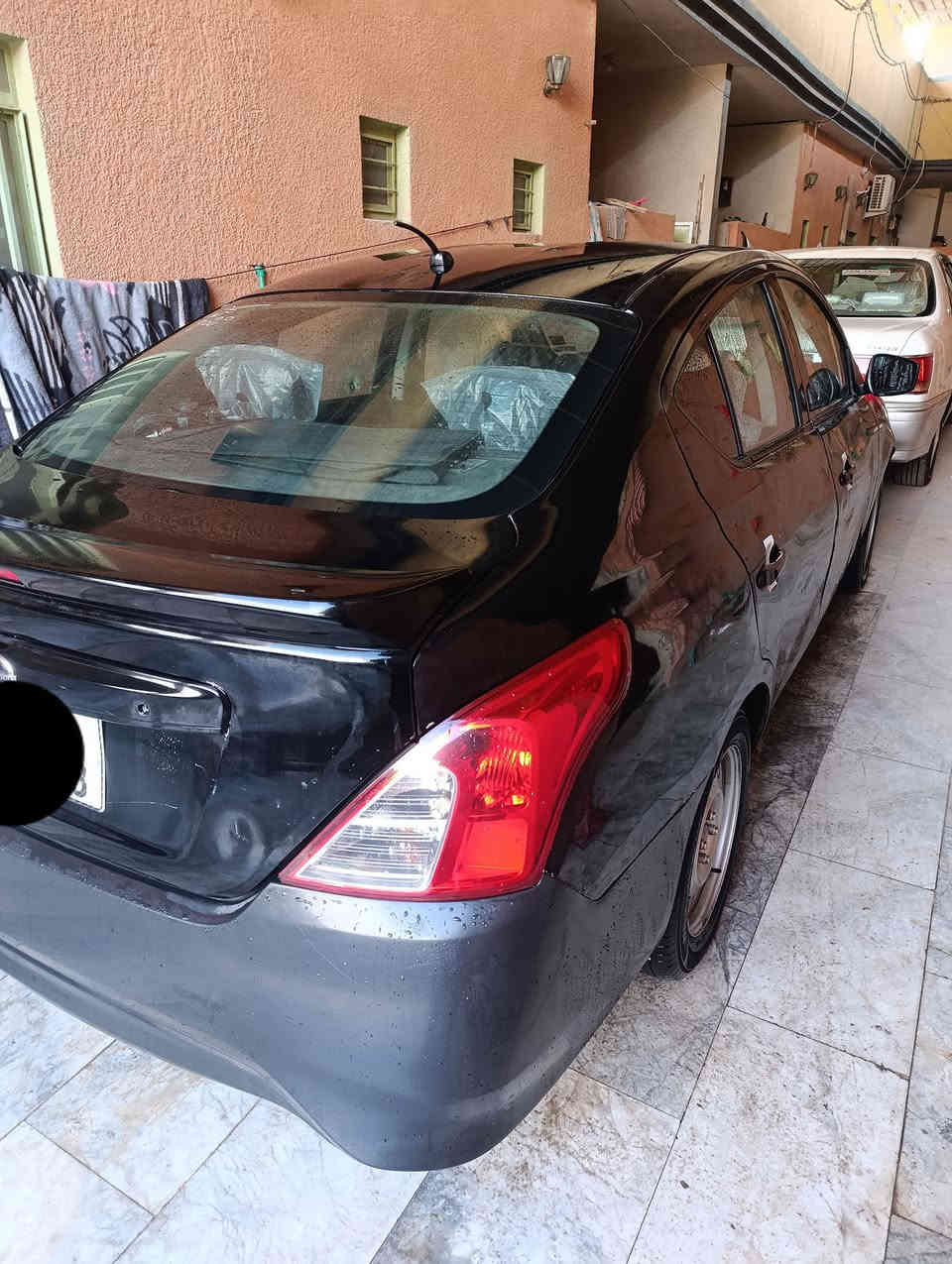 نيسان فيرسا وارد امريكي موديل 2017 مصبوغه حزام بيه طخات صفه السدر السياره بسمي السعر 86 وبيه مجال ***********
