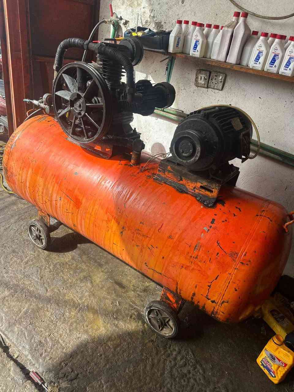 كمبريسر هواء كهرباء ثري فزي ١٠ حصان للبيع كربلاء المقدسة حولي مستشفى الكفيل تفاصيل أكثر لاتصال عل رقم ***********
