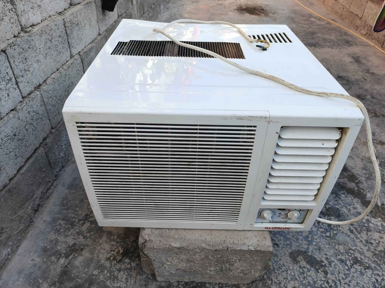 مكيف اخو الجديد طنين مداخل تصليح ابد العام اخذته تدفئه وتبريد ثلج سعر 225 تاخذه بالشرط وع الفحص مكان الحسينيه شارع 12 رقم مبايل ***********
